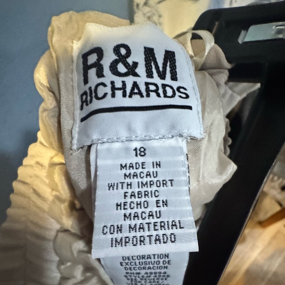R&M Richards Top &Skirt 2 Piece  Set Beige Size 18 Elegant Formal - Picture 6 of 6